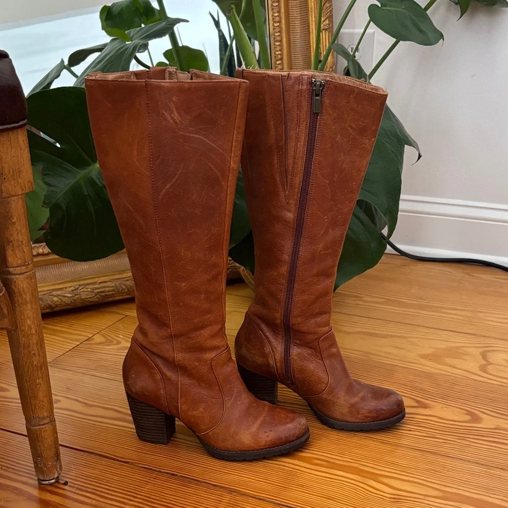 Clarks Brown Leather knee high Boots size 6 - Picture 2 of 9